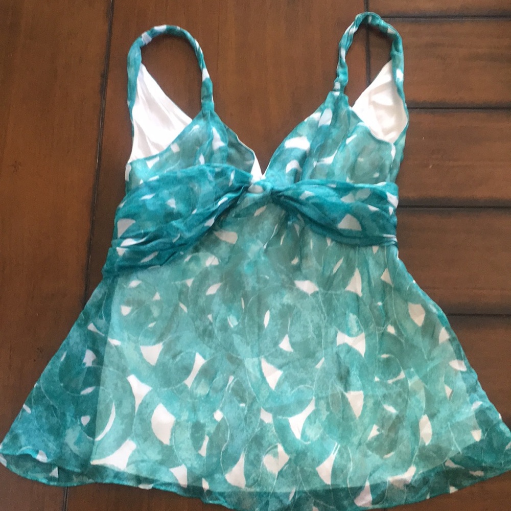 Adorable DVF tank top